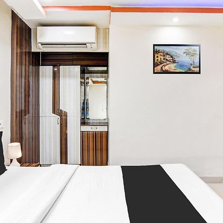 Super Hotel O Tagore Park Ruby Road Колката Екстер'єр фото