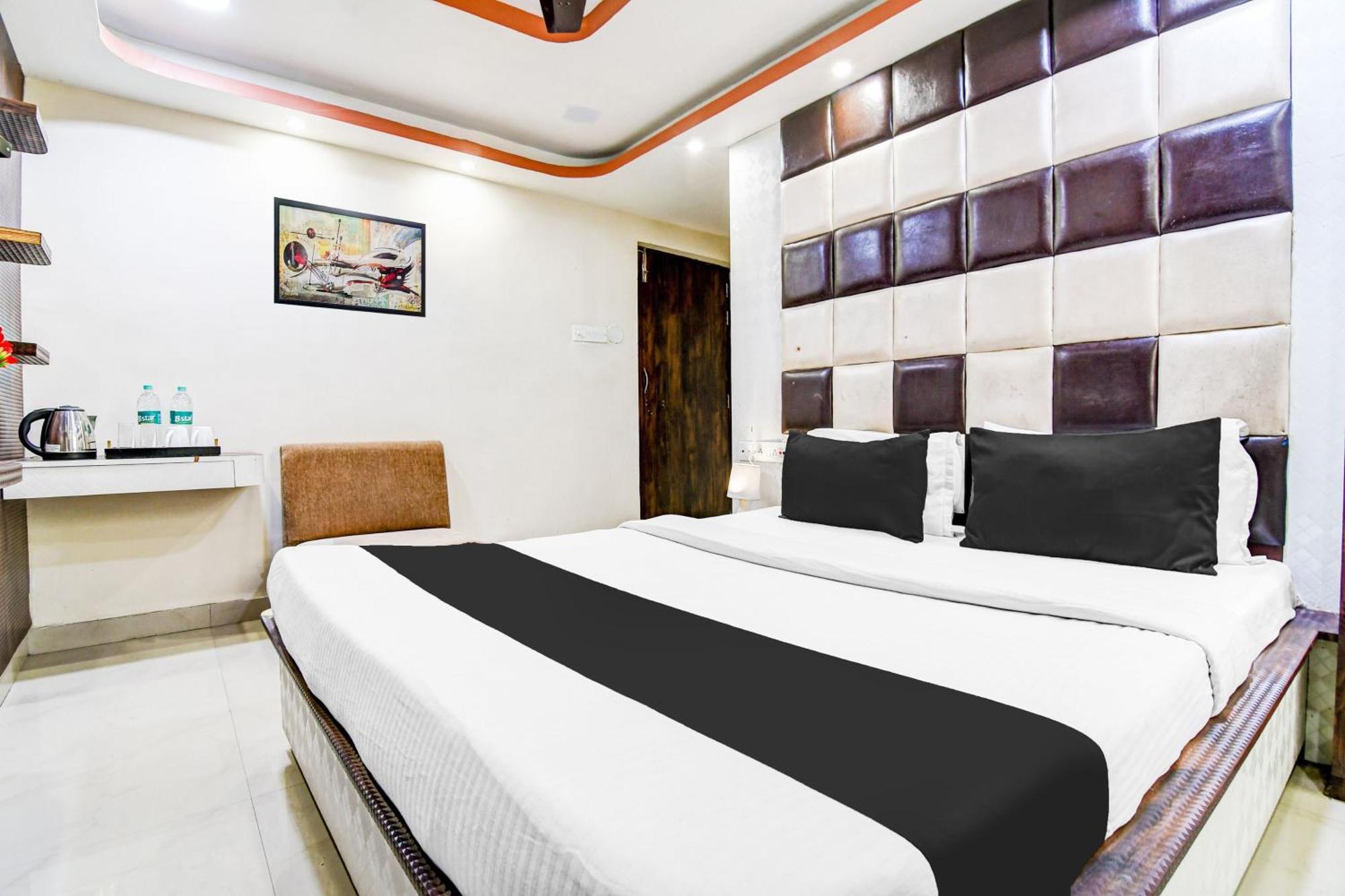 Super Hotel O Tagore Park Ruby Road Колката Екстер'єр фото