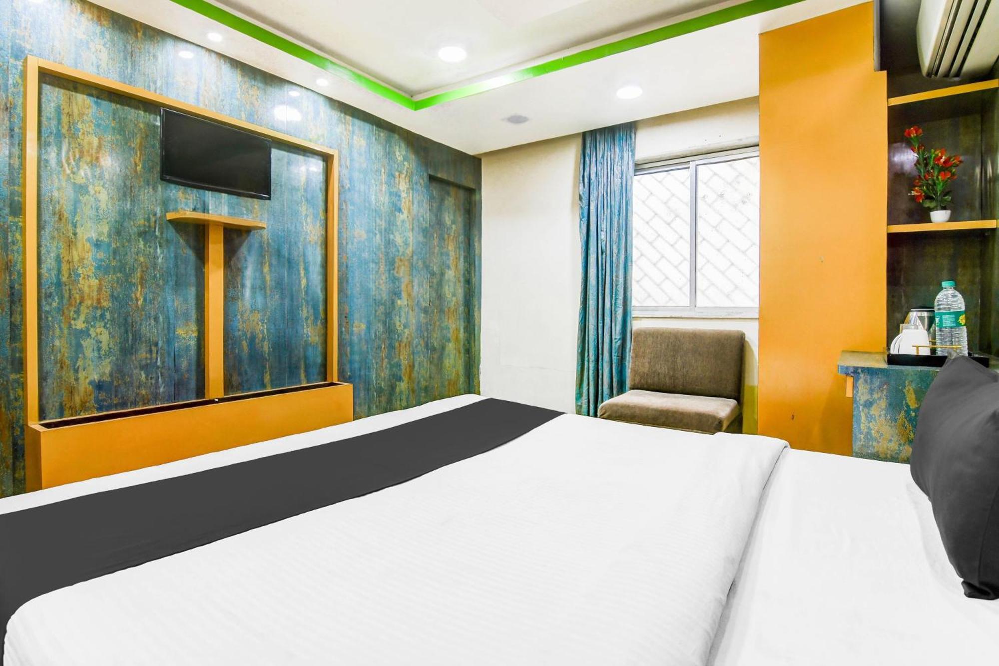 Super Hotel O Tagore Park Ruby Road Колката Екстер'єр фото