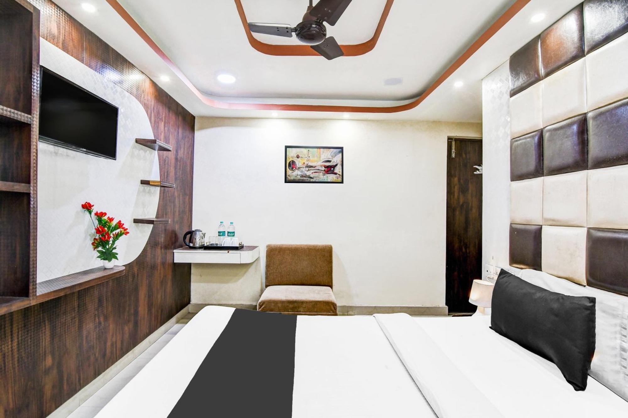 Super Hotel O Tagore Park Ruby Road Колката Екстер'єр фото
