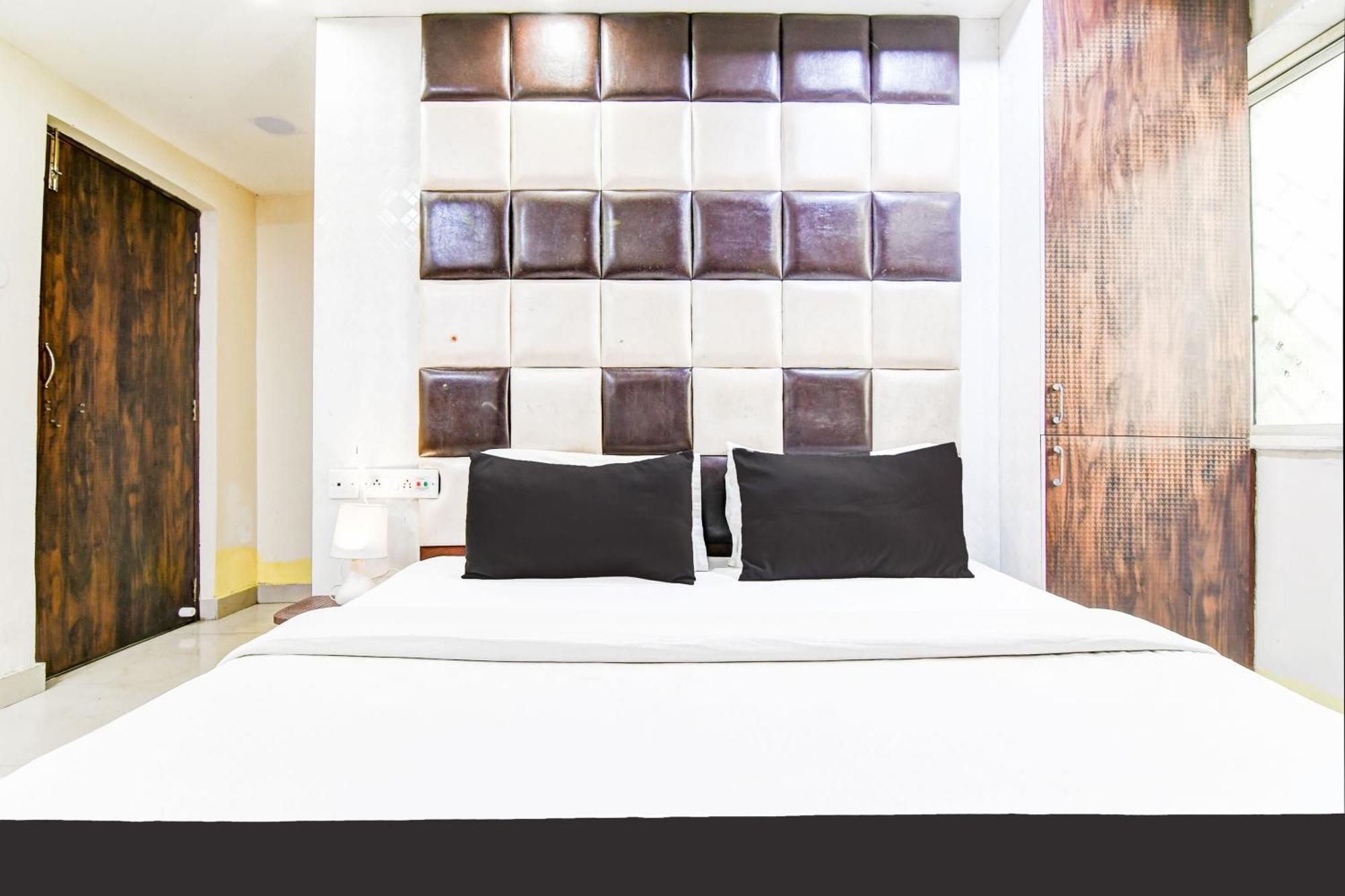 Super Hotel O Tagore Park Ruby Road Колката Екстер'єр фото