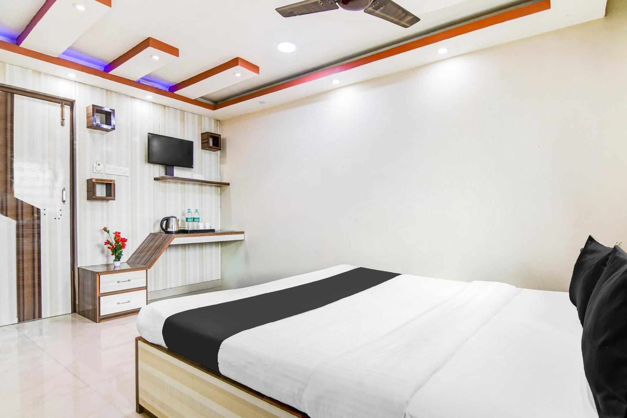 Super Hotel O Tagore Park Ruby Road Колката Екстер'єр фото