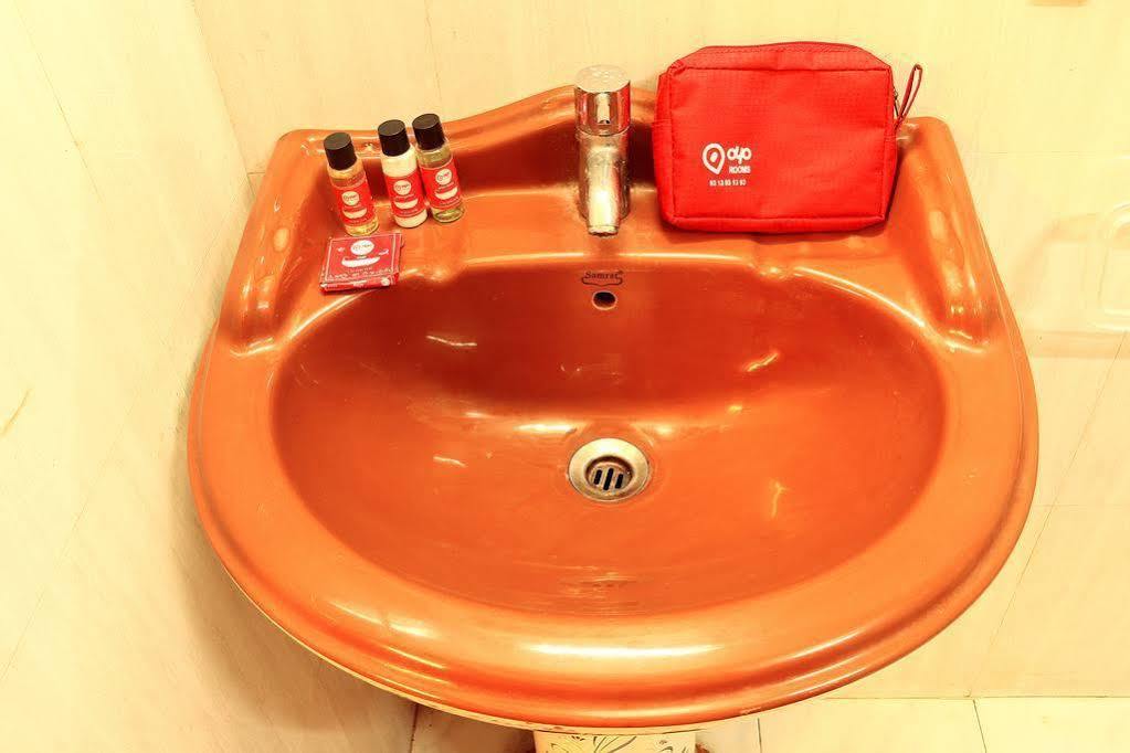 Super Hotel O Tagore Park Ruby Road Колката Екстер'єр фото