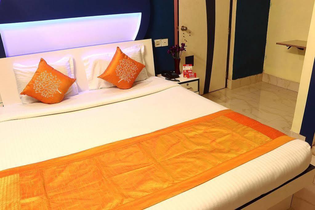 Super Hotel O Tagore Park Ruby Road Колката Екстер'єр фото
